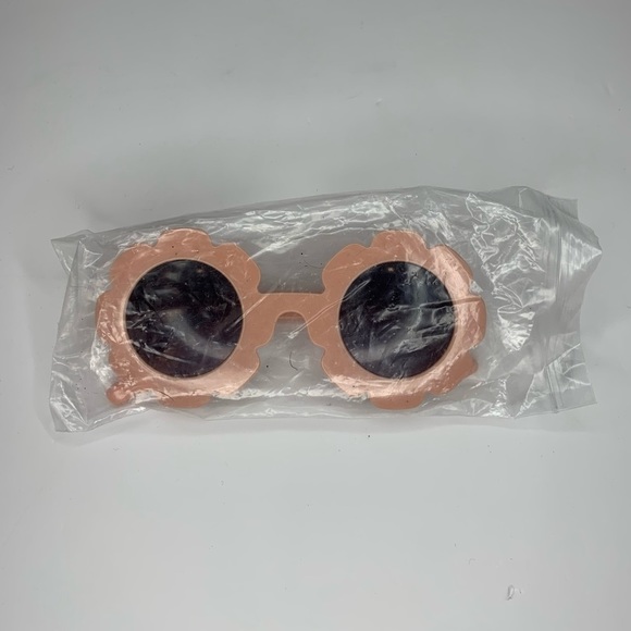 Pink flowers, sunglasses - Picture 4 of 5